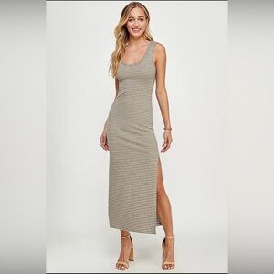 Ribbed sleeveless olive green striped maxi dress